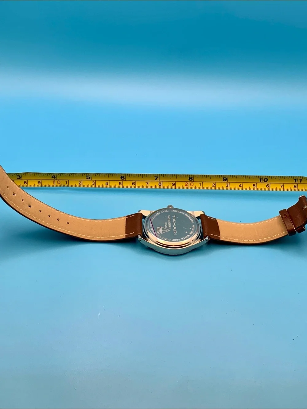 TAHARI By ACCUTIME Men’s Quartz Wristwatch Fluted Bezel Working New Battery